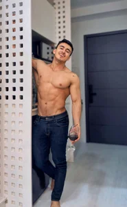 Chris_Clarck an invitation to be with me alone in a room😈🔥 圖片 3