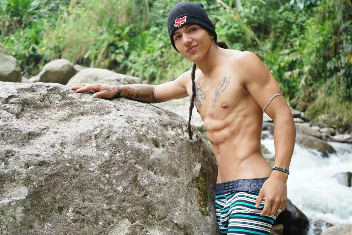 Foto em tendência de DanteLuxx 9263