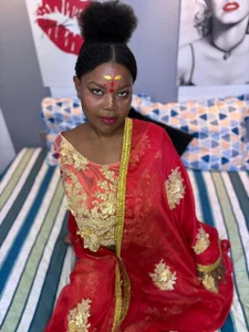 kavya_suri_ Public  2টি ছবি