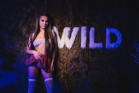 wild lara od LaraKent  8 snímek