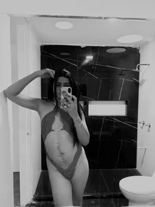 Emma_Paez Coqueta Pic 2