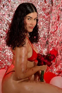 ann_berlin kullanıcısının I love Valentine's Day💋🫦🍒❤️ albümü -  fotoğraf