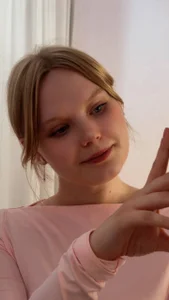 Zdjęcia Essie_Fanning meow: 