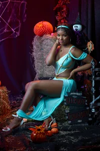 malu_horny_69のYour Princess Jasmine is here to grant you all your wishes.の 3枚の写真