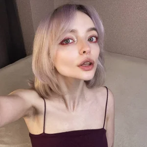 aka_Blonde Public Pic 4