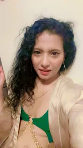 Divya888 Public Foto 5