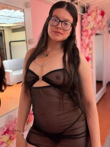 Sara_valderrama_ 👻 Pic 6