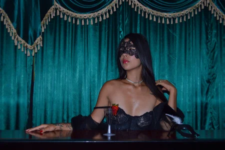 TaraLawrence IS A SECRET Pic 5