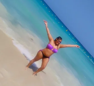 Monika-RuizのBeach Girlの 2枚の写真