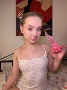 bambi_lu muaaaah do u like my new toy?🐙🍬 Immagine 