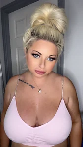 GemaJBusty Public Pic 4