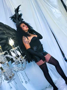 KatyraTaylor__ Fallen angel amateur 🪽 Foto 9