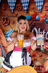 _carolina_fox Brindemos Juntos En Mi oktoberfest Poză
