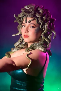 annyaparis Medusa 🐍 รูป  7