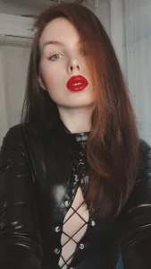 hot_neighbor kullanıcısının for u 💋 albümü -  4 fotoğraf