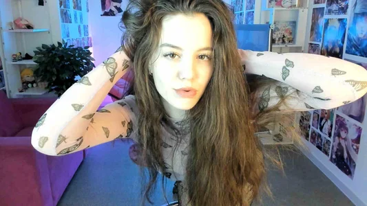 MilaStoyne: sexy little girl ( 2 фото)