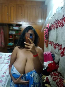 Rony_BD Wife (Half Nude) 😻 Pic