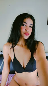 Elettra_bennet ME Pic 2