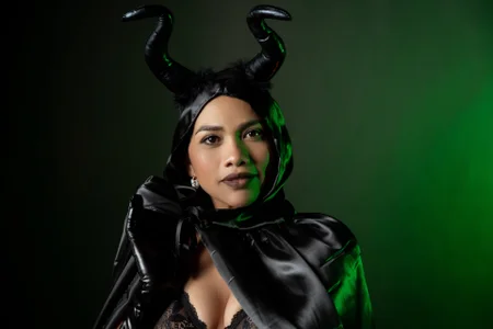 NaughtyMorennaのMaleficentの 4枚の写真