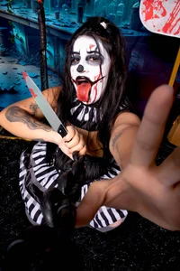 KATIAMOSS A clown not at all innocent. Laughter before the disaster Pic 6