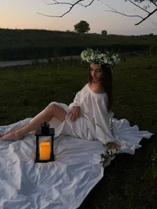 Alice_Weiss Somewhere outside the city Gambar 2