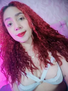 IsabelaLatina Public Pic