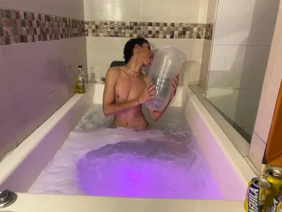 Andrea_Nx 💦 In the jacuzzi💦 Billede 4