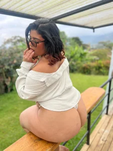 Carlotta_de_velour 🤍😏🪽😈 Pic