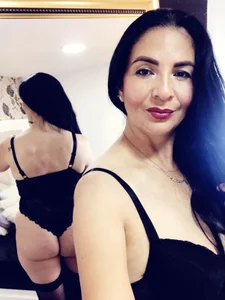 AlizonMoreti Come into the dark 🖤 Pic 4