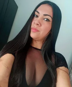 Chloe_Milf_ Public Pic 5