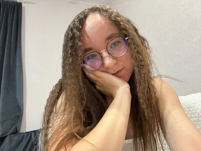 GraceBrawnの· .˚ ༘ Curly hair 🦋⋆｡˚の 5枚の写真