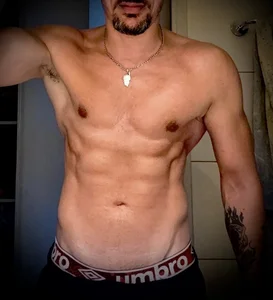 A_Shy_French_Guy Public Pic 5