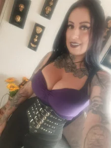 Astartexxx kisse me Bilde