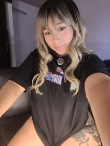 AlisaSmithe sexy tattooed blonde Pic
