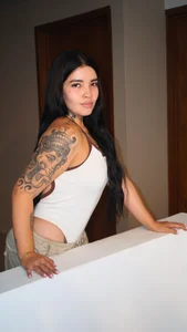 alexxadams_ your diva is here👄 Pic 2