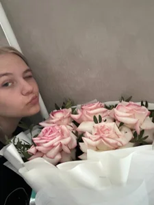 KelleDomin flowers Pic