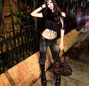 dangerous and hot girl de hisui_dollgirl  4 Imagens