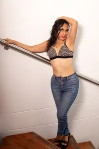 shaliny_ Little Miss Naughty 😈 slika