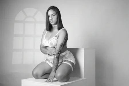 Amberr_Greyy Black and white Pic 9