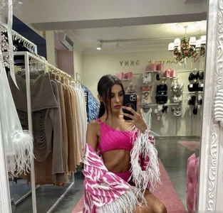 LiraRevery Public Pic 4