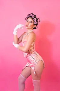 Arii_moon🔥 Pregnant, radiant, and full of passion.图片