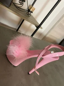 laracroftt1 heels2 slika 5