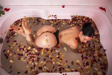 AuroraEvanss Rosas and sensuality, I wait for you on September 19🌹🌹🌹 Bilde 5