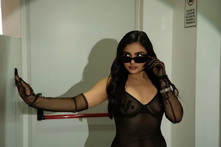 Zdjęcia Stephany_Harlot Look closer… 👀💦: 