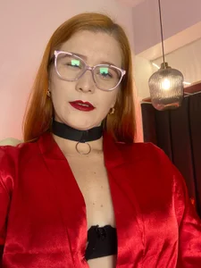 AllisonRoberts_のNaughty🔥の 3枚の写真