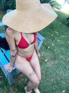 marianaa90 pool day Bilde 2