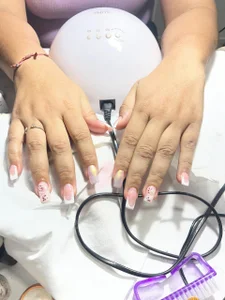 mariecam420 quiero irme de aqui pronto ,ayudame con mis emrendimientos Immagine 