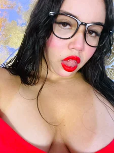 melaniecooperr DO YOU WANT A KISS?💋 Foto 2