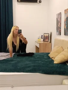 Scarlet-Loyrens's XXX Nude Photo 2