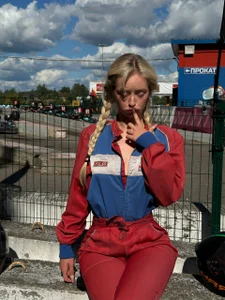 PollyLolly That's me messing around a bit in the go-kart Pic 2